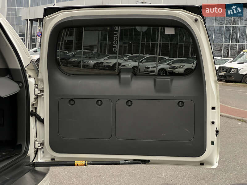 Внедорожник / Кроссовер Toyota Land Cruiser Prado 2010 в Киеве