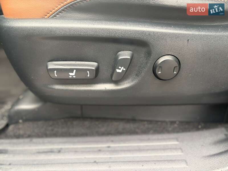 Внедорожник / Кроссовер Toyota Land Cruiser Prado 2023 в Тернополе