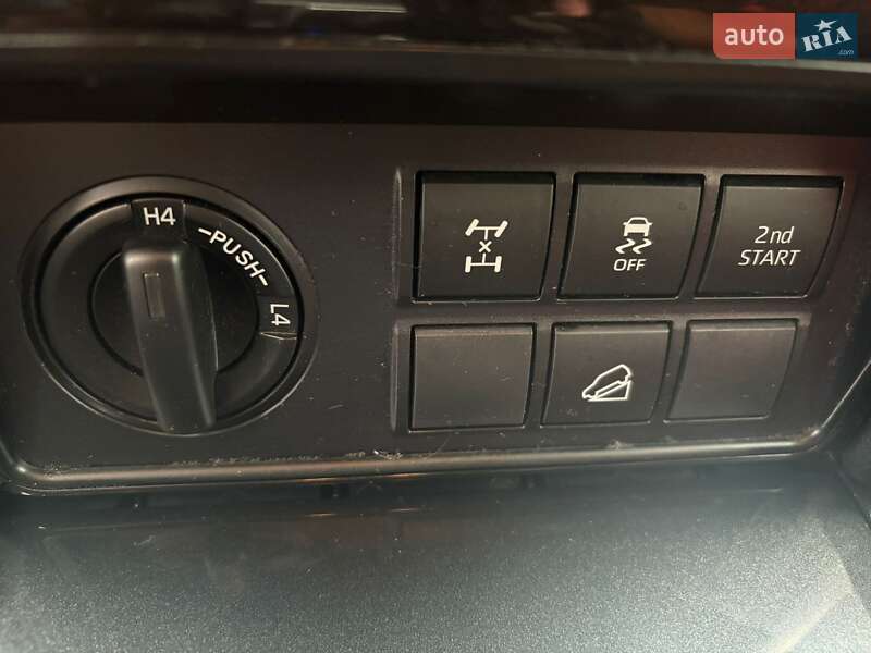 Внедорожник / Кроссовер Toyota Land Cruiser Prado 2023 в Тернополе