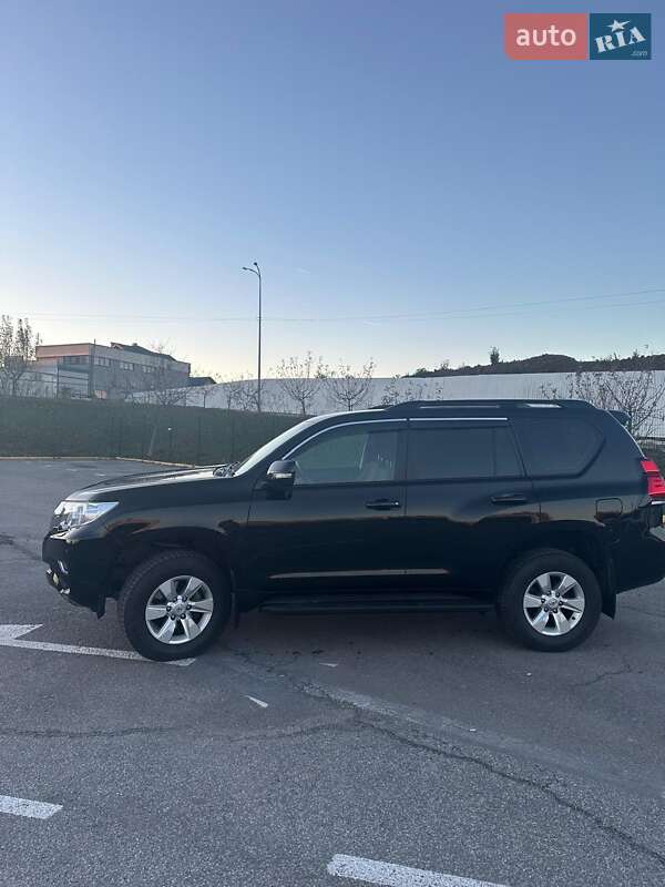 Позашляховик / Кросовер Toyota Land Cruiser Prado 2019 в Ужгороді