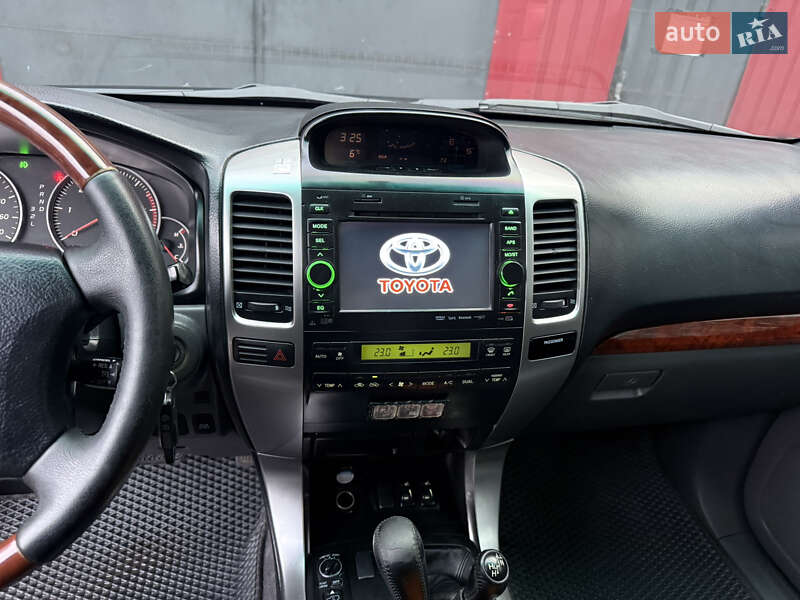 Внедорожник / Кроссовер Toyota Land Cruiser Prado 2007 в Ладыжине