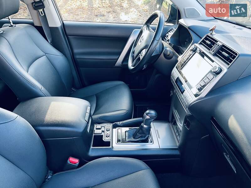 Внедорожник / Кроссовер Toyota Land Cruiser Prado 2019 в Киеве фото 9 Внедорожник / Кроссовер Toyota Land Cruiser Prado 2019 в Киеве