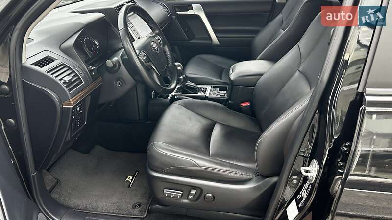 Позашляховик / Кросовер Toyota Land Cruiser Prado 2022 в Києві