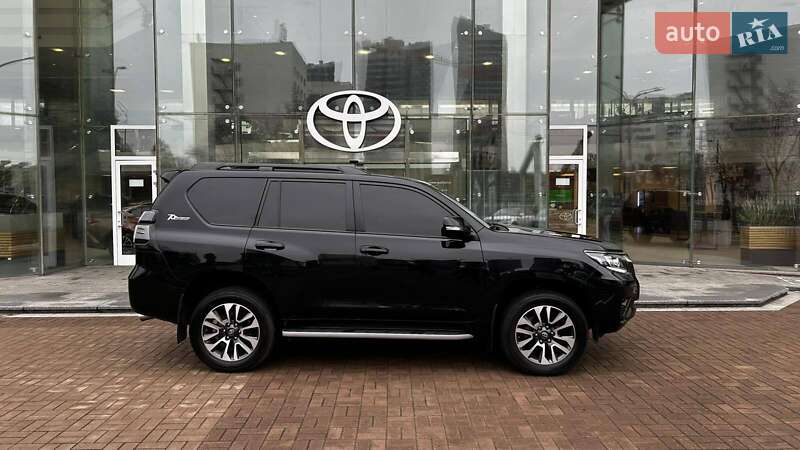 Позашляховик / Кросовер Toyota Land Cruiser Prado 2022 в Києві