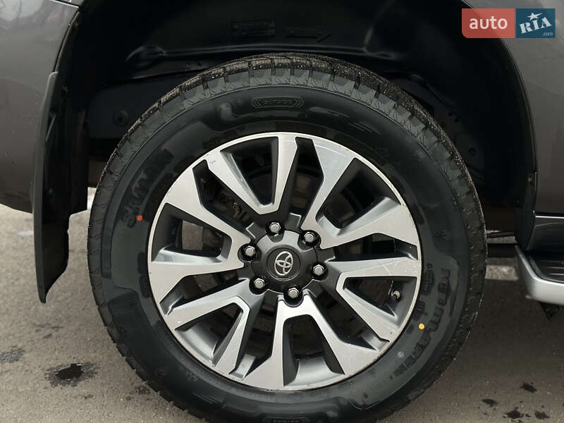 Позашляховик / Кросовер Toyota Land Cruiser Prado 2021 в Лубнах