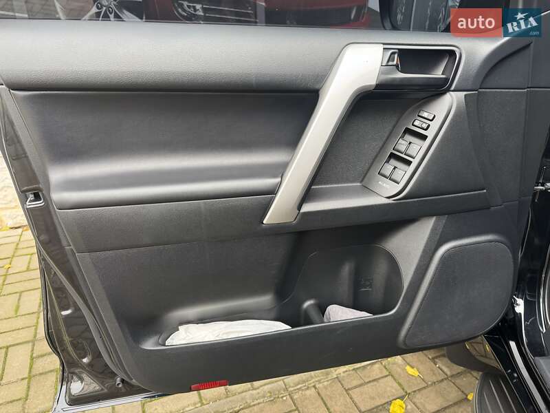 Внедорожник / Кроссовер Toyota Land Cruiser Prado 2022 в Николаеве