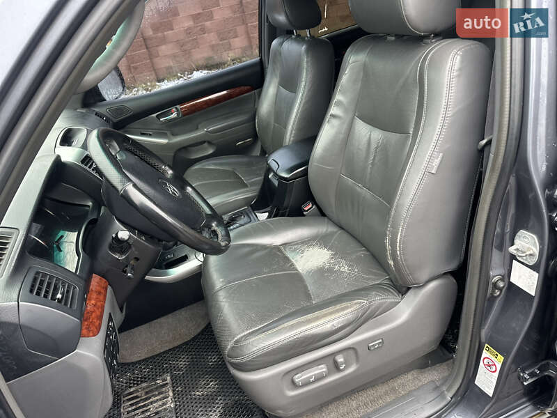 Позашляховик / Кросовер Toyota Land Cruiser Prado 2005 в Рівному