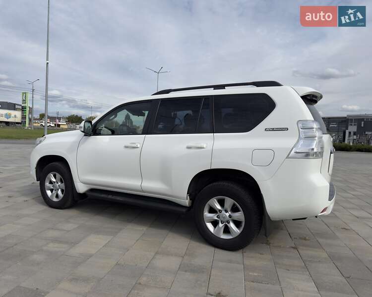 Внедорожник / Кроссовер Toyota Land Cruiser Prado 2012 в Харькове