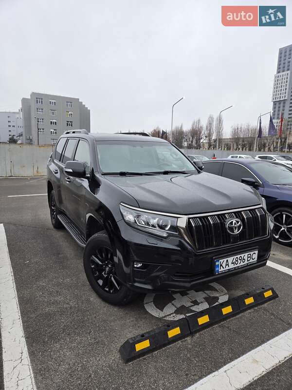 Внедорожник / Кроссовер Toyota Land Cruiser Prado 2021 в Киеве