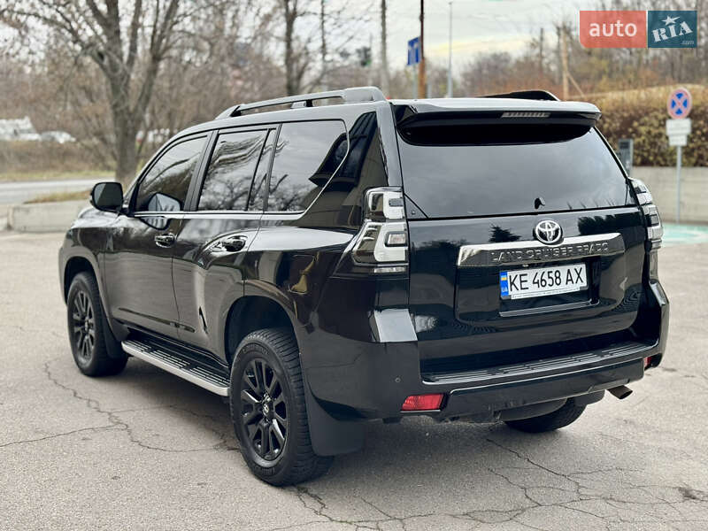 Внедорожник / Кроссовер Toyota Land Cruiser Prado 2021 в Днепре