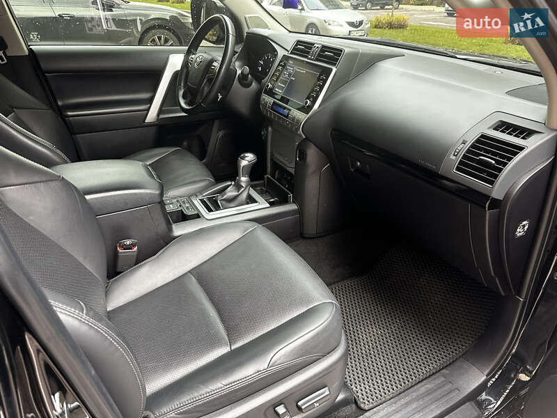 Внедорожник / Кроссовер Toyota Land Cruiser Prado 2021 в Киеве