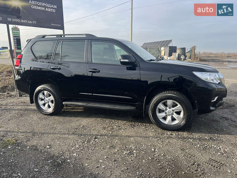 Позашляховик / Кросовер Toyota Land Cruiser Prado 2019 в Києві фото 5 Позашляховик / Кросовер Toyota Land Cruiser Prado 2019 в Києві