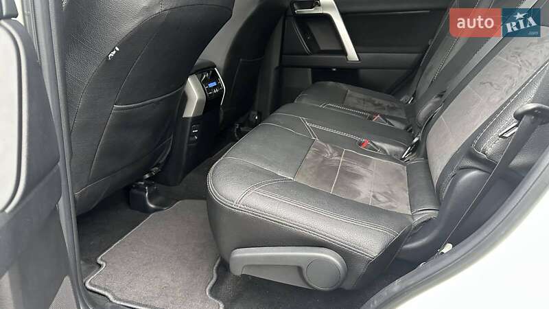 Позашляховик / Кросовер Toyota Land Cruiser Prado 2019 в Києві