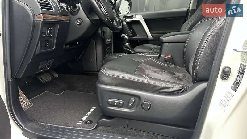 Позашляховик / Кросовер Toyota Land Cruiser Prado 2019 в Києві