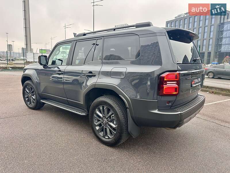 Позашляховик / Кросовер Toyota Land Cruiser Prado 2024 в Києві