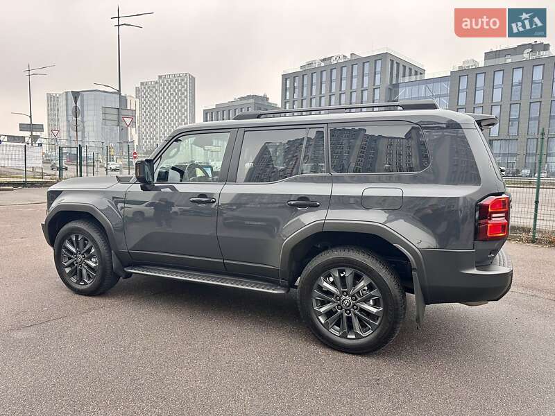 Позашляховик / Кросовер Toyota Land Cruiser Prado 2024 в Києві