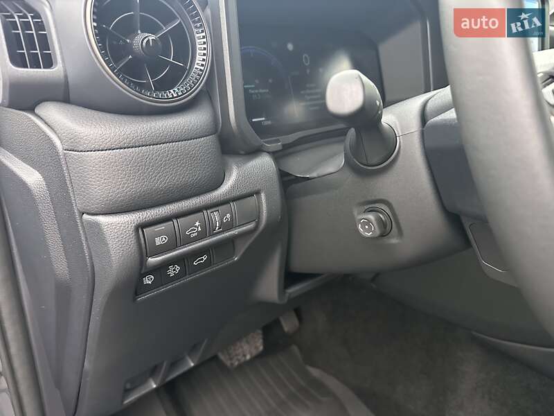 Позашляховик / Кросовер Toyota Land Cruiser Prado 2024 в Києві