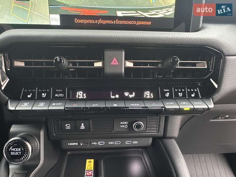 Позашляховик / Кросовер Toyota Land Cruiser Prado 2024 в Києві