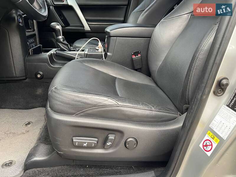 Позашляховик / Кросовер Toyota Land Cruiser Prado 2018 в Миронівці