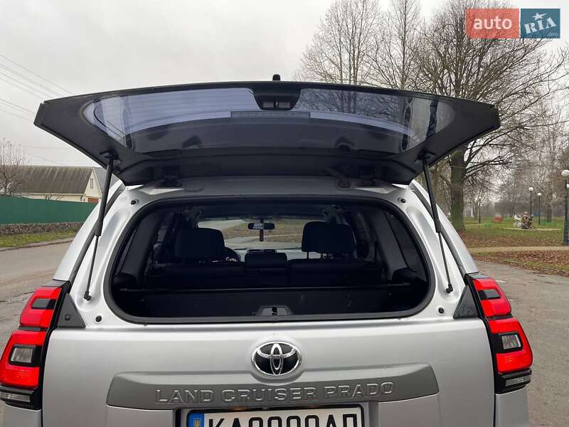 Позашляховик / Кросовер Toyota Land Cruiser Prado 2018 в Миронівці