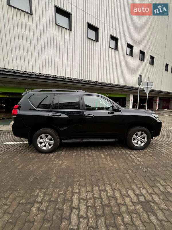 Позашляховик / Кросовер Toyota Land Cruiser Prado 2018 в Львові фото 8 Позашляховик / Кросовер Toyota Land Cruiser Prado 2018 в Львові