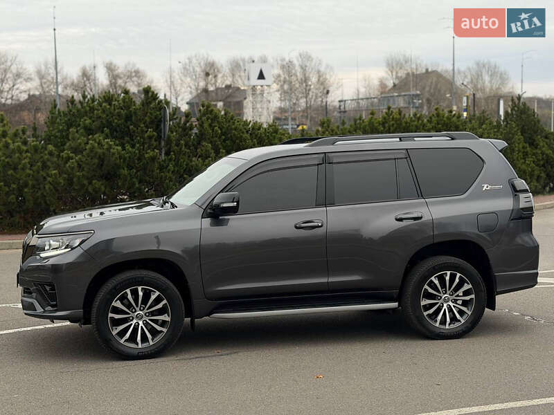 Позашляховик / Кросовер Toyota Land Cruiser Prado 2022 в Києві