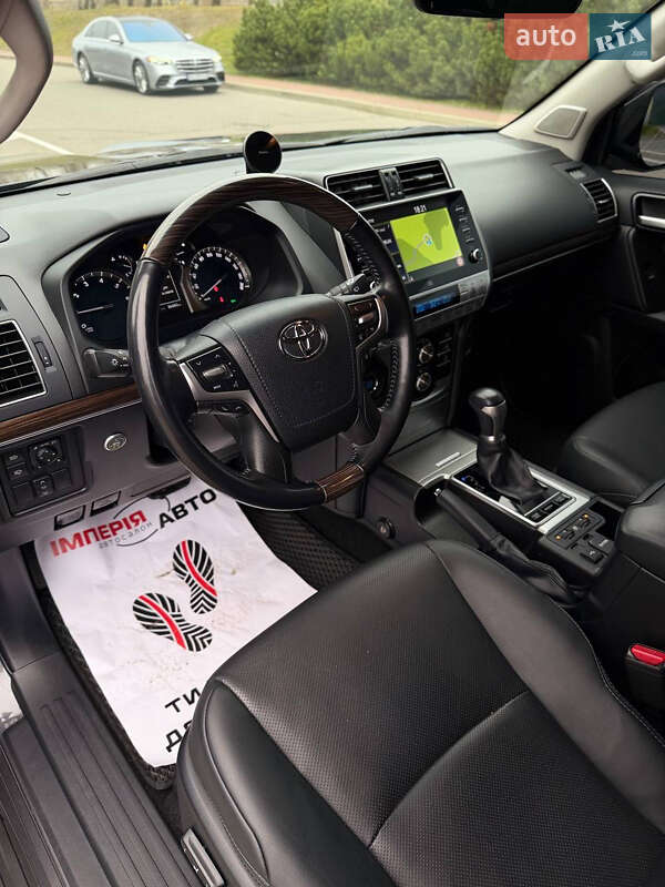 Позашляховик / Кросовер Toyota Land Cruiser Prado 2022 в Києві