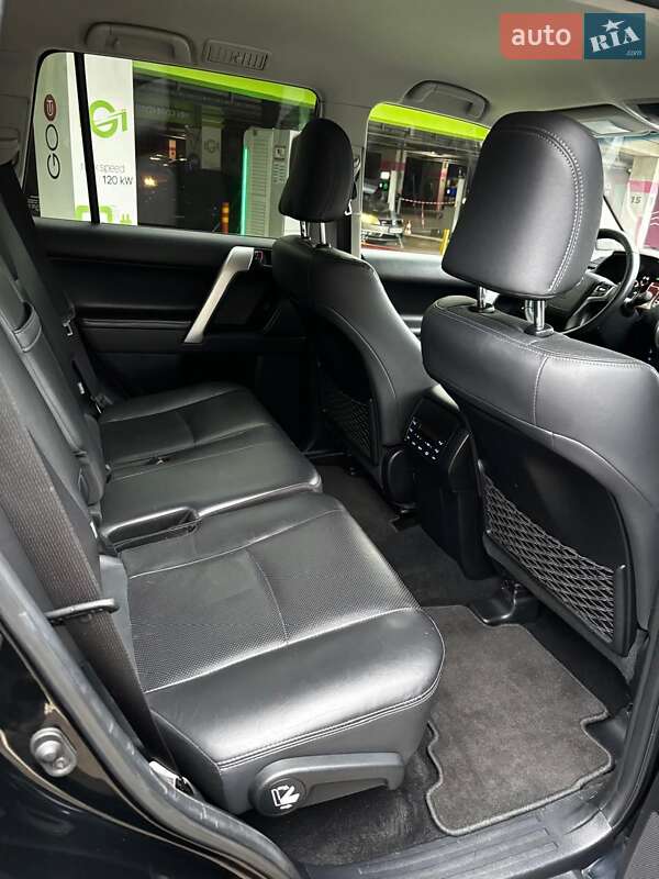 Позашляховик / Кросовер Toyota Land Cruiser Prado 2018 в Львові фото 16 Позашляховик / Кросовер Toyota Land Cruiser Prado 2018 в Львові