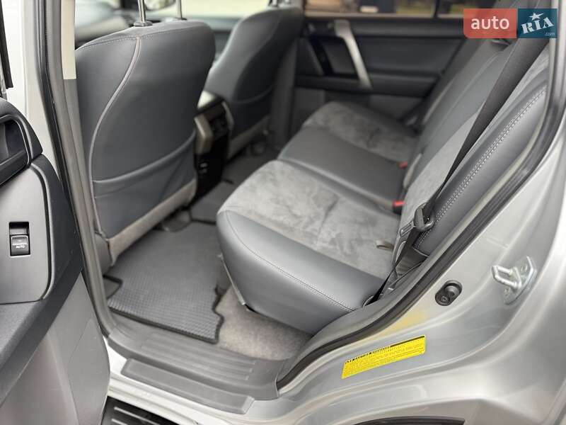 Внедорожник / Кроссовер Toyota Land Cruiser Prado 2013 в Ивано-Франковске