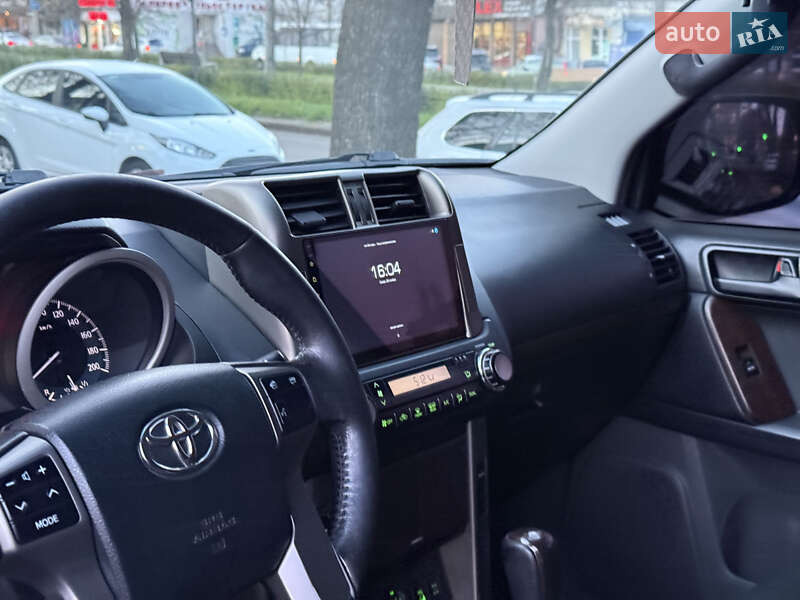 Позашляховик / Кросовер Toyota Land Cruiser Prado 2013 в Миколаєві