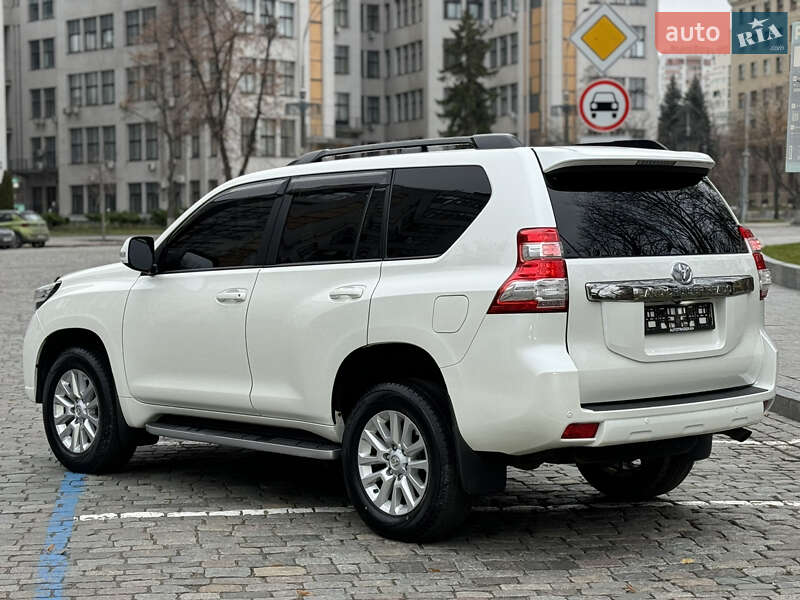 Позашляховик / Кросовер Toyota Land Cruiser Prado 2016 в Харкові