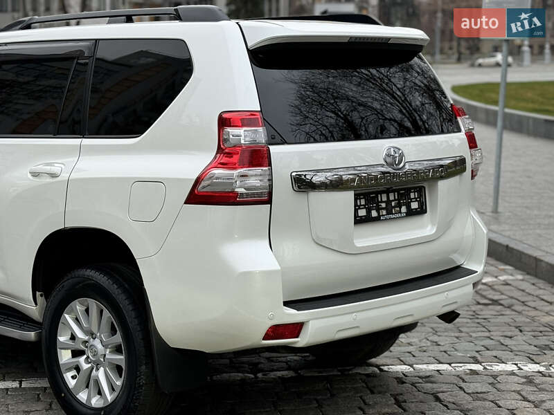 Позашляховик / Кросовер Toyota Land Cruiser Prado 2016 в Харкові