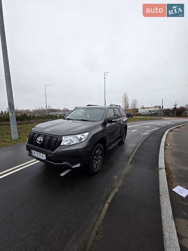 Внедорожник / Кроссовер Toyota Land Cruiser Prado 2019 в Киеве