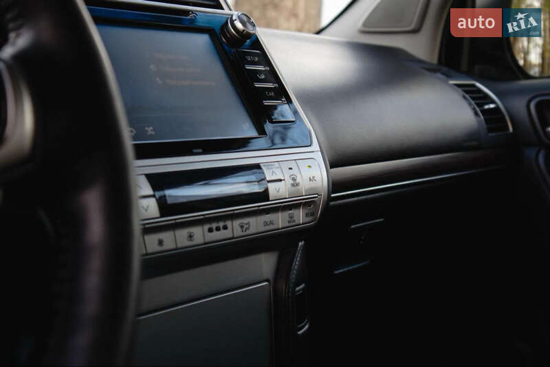 Внедорожник / Кроссовер Toyota Land Cruiser Prado 2017 в Киеве