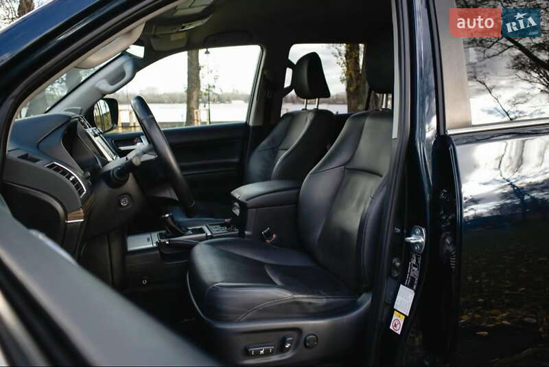 Внедорожник / Кроссовер Toyota Land Cruiser Prado 2017 в Киеве