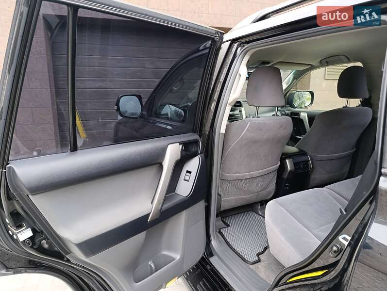 Внедорожник / Кроссовер Toyota Land Cruiser Prado 2012 в Николаеве