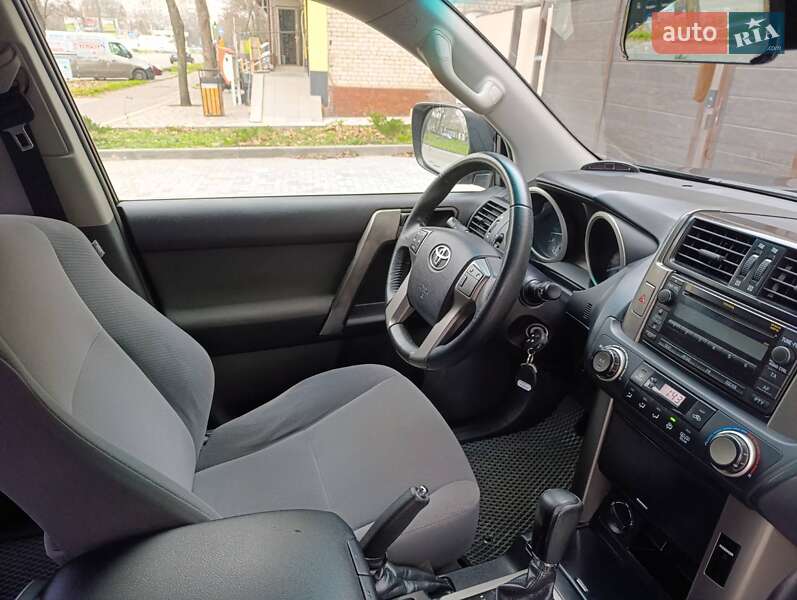 Внедорожник / Кроссовер Toyota Land Cruiser Prado 2012 в Николаеве