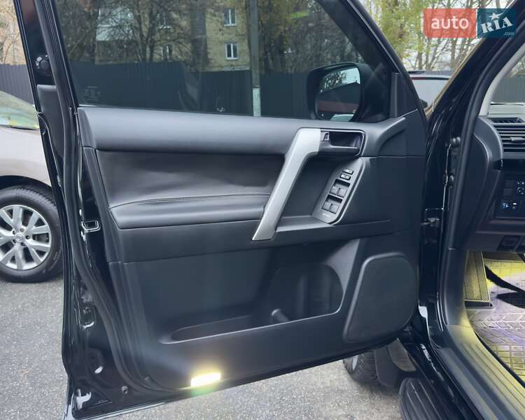 Внедорожник / Кроссовер Toyota Land Cruiser Prado 2019 в Киеве