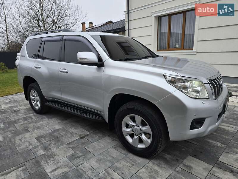 Позашляховик / Кросовер Toyota Land Cruiser Prado 2012 в Івано-Франківську