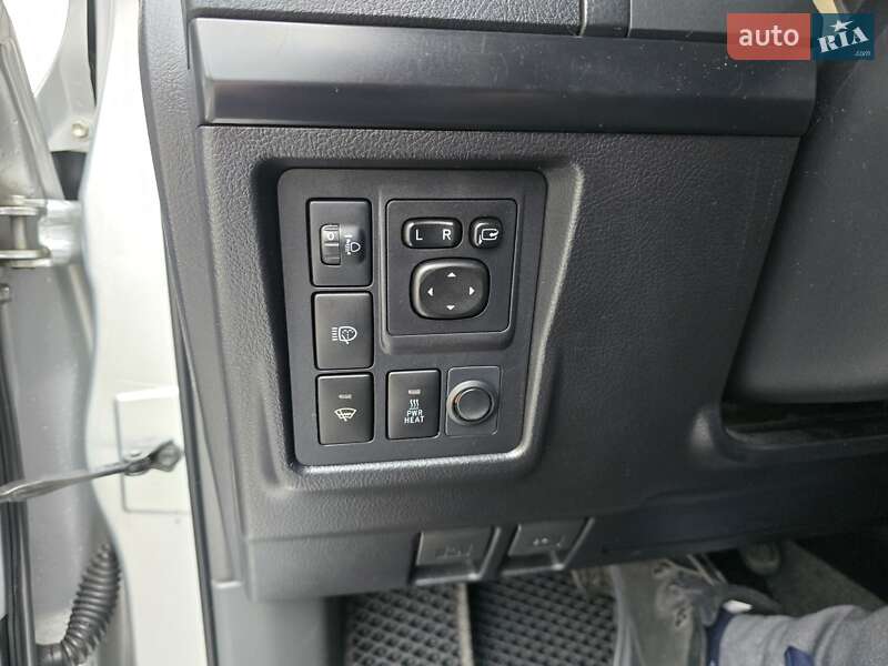 Позашляховик / Кросовер Toyota Land Cruiser Prado 2012 в Івано-Франківську