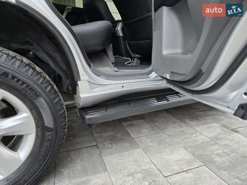 Позашляховик / Кросовер Toyota Land Cruiser Prado 2012 в Івано-Франківську