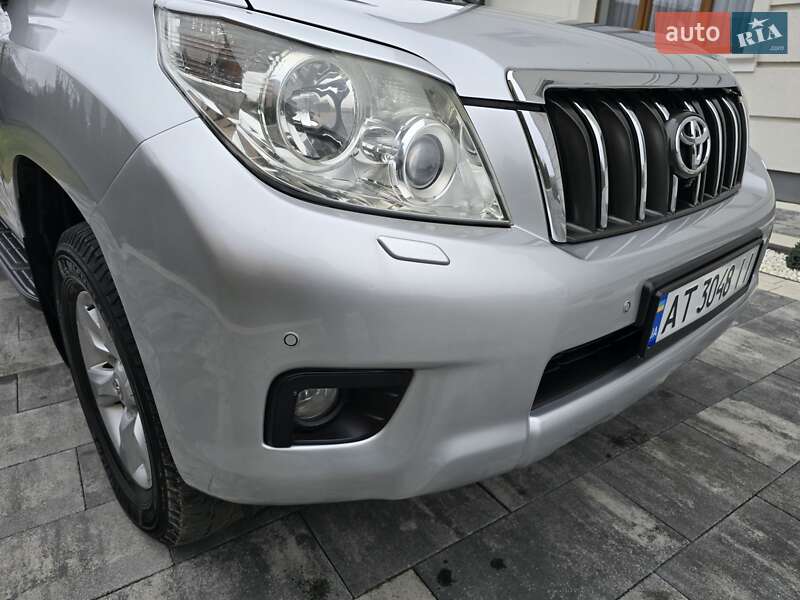 Позашляховик / Кросовер Toyota Land Cruiser Prado 2012 в Івано-Франківську