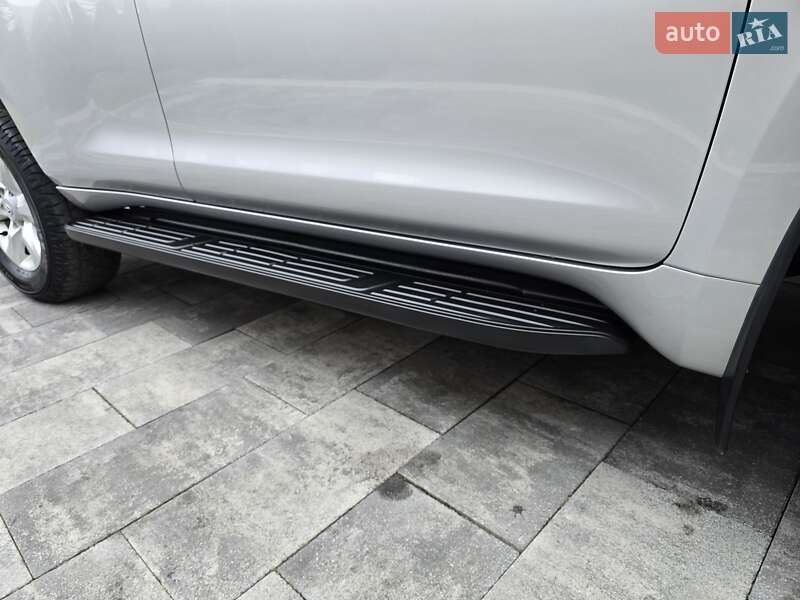 Позашляховик / Кросовер Toyota Land Cruiser Prado 2012 в Івано-Франківську