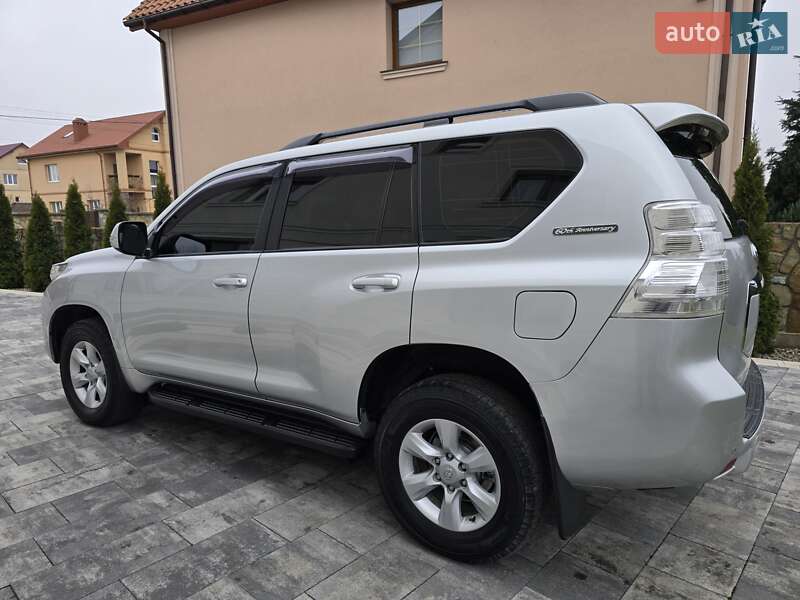 Позашляховик / Кросовер Toyota Land Cruiser Prado 2012 в Івано-Франківську