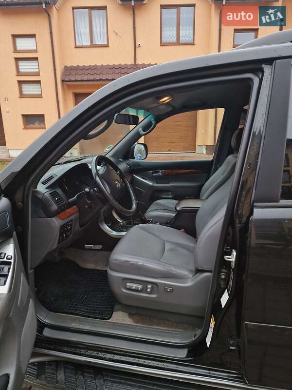 Позашляховик / Кросовер Toyota Land Cruiser Prado 2005 в Стрию