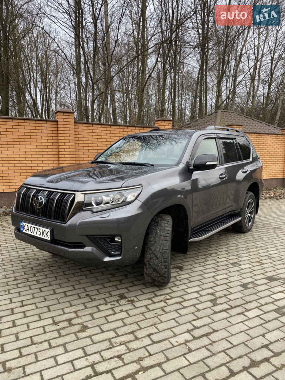 Авто в чудовому стані,як нове.Авто офіційне. 56тисяч оригінального пробігу. Кожні 10 тисяч замінювалися масла фільтра... Повністю обслужине,вкладень не потребує.На всьому авто бронеплівка,ніяких коцок,ніде не
фарбавана.