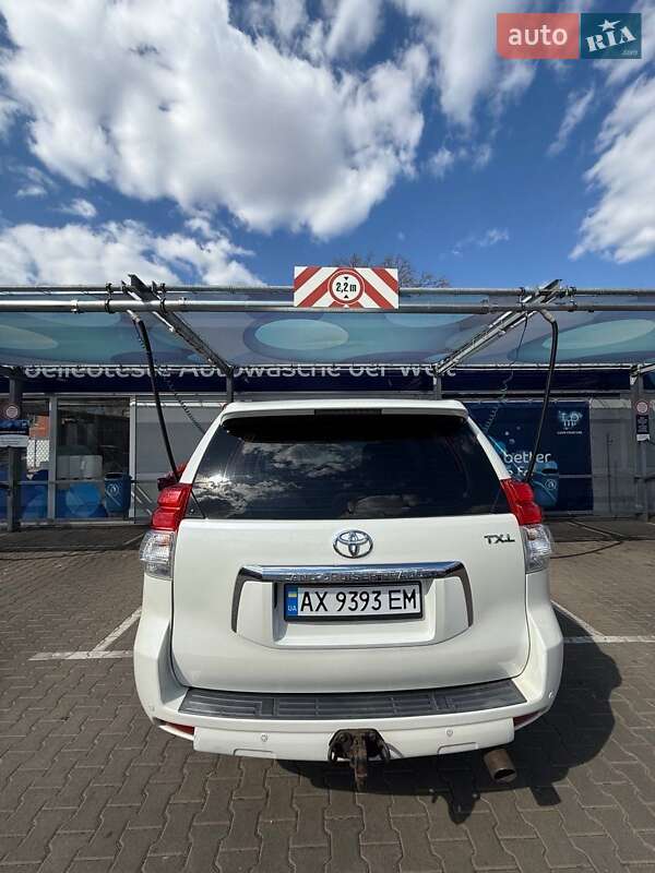 Внедорожник / Кроссовер Toyota Land Cruiser Prado 2010 в Харькове