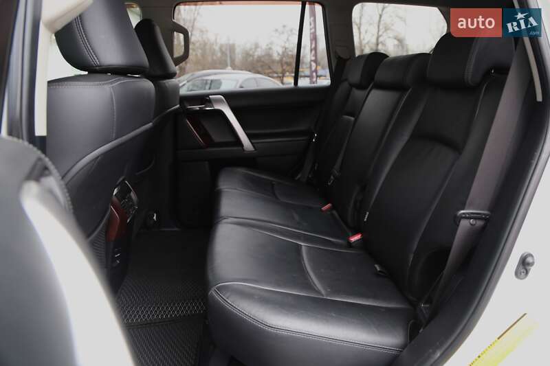 Внедорожник / Кроссовер Toyota Land Cruiser Prado 2013 в Киеве