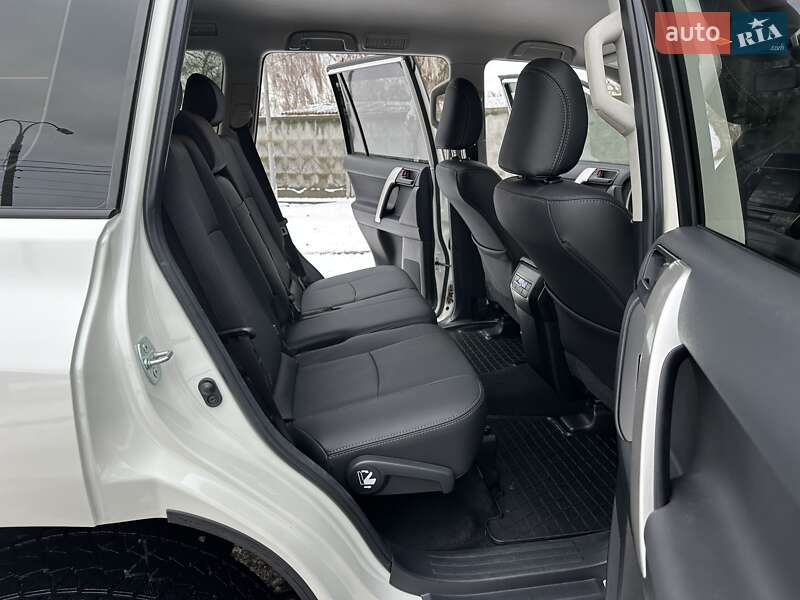 Внедорожник / Кроссовер Toyota Land Cruiser Prado 2019 в Мукачево