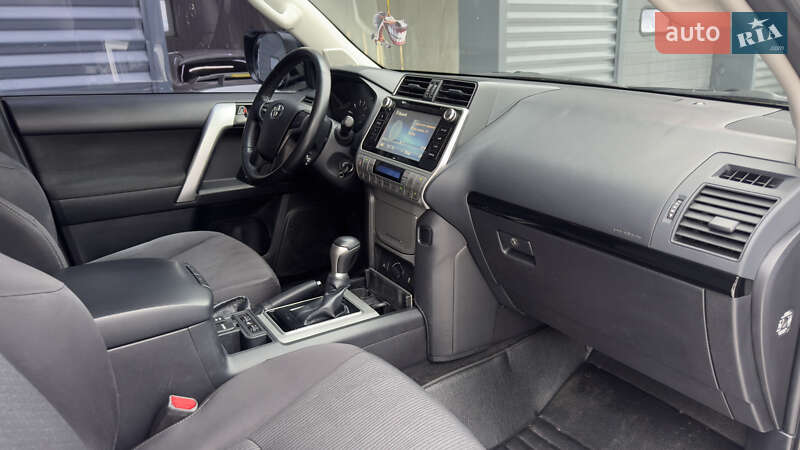 Внедорожник / Кроссовер Toyota Land Cruiser Prado 2018 в Киеве
